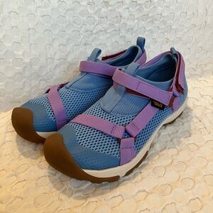 NWOB Teva Big Kids Outflow Universal Sandal Blissful Blue Size 5